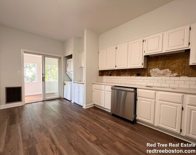 Photo - 401 E 7th St Unit 3