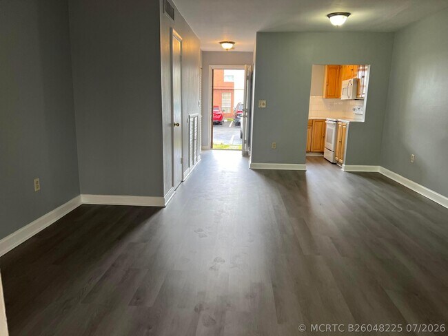Photo - 20 SW 108th Ave