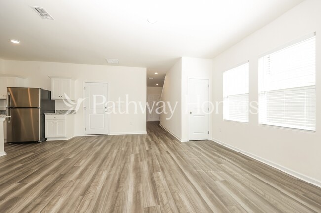 Photo - 209 Wild Daisy Wy
