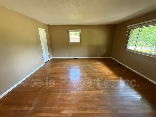 Photo - 2708 Granbrook Dr