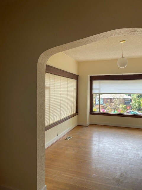 Photo - 4612 Meridian Ave N