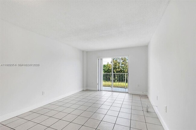 Photo - 16465 NE 22nd Ave Unit 507