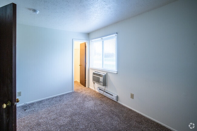 2BR, 1BA - 750SF - A - Bedroom - Drake Terrace III