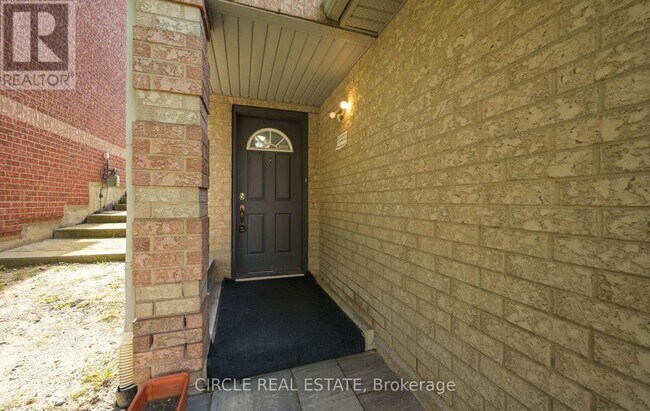 Photo - 20 Spadina Rd