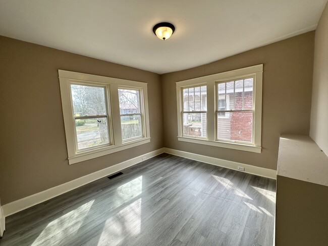 Photo - 2320 Wesley Ave SW