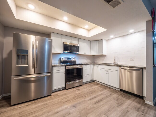 Photo - 4722 W Rose Ln