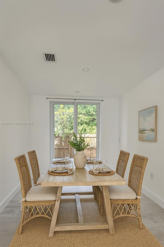 Photo - 3823 Thomas Ave