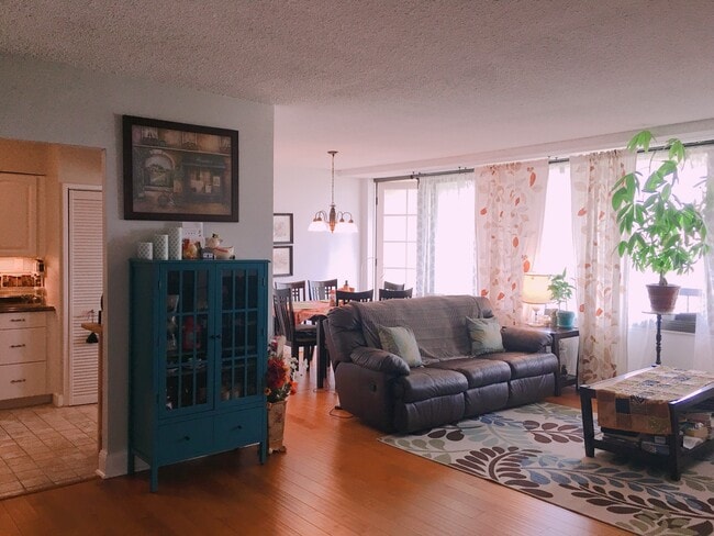 Photo - 5500 Holmes Run Pkwy