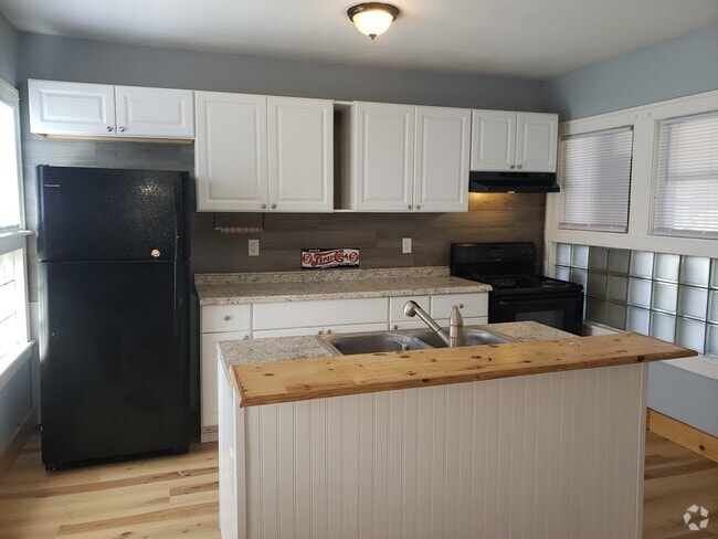 Building Photo - 460 Chenango St Unit 3 Rental