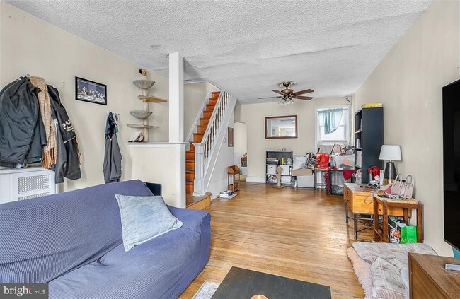 Building Photo - 2343 E Huntingdon St Rental