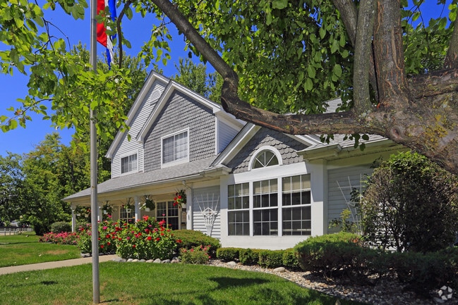 Oakview Square - Oakview Square