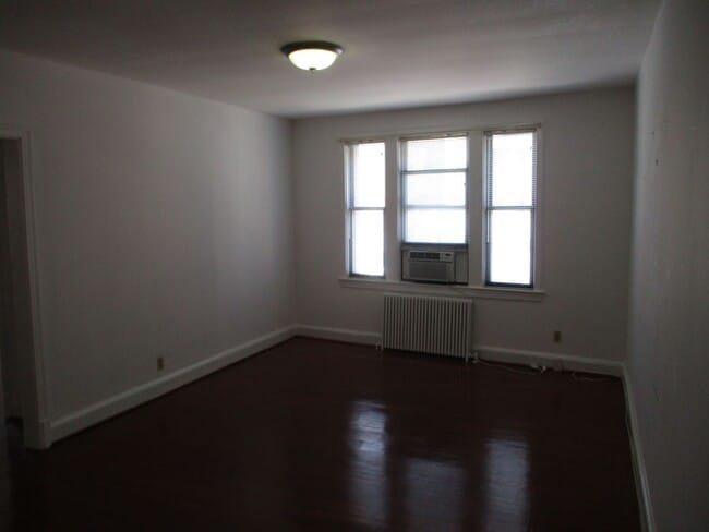 Photo - One bedroom Glover Park charmer Unidad 203