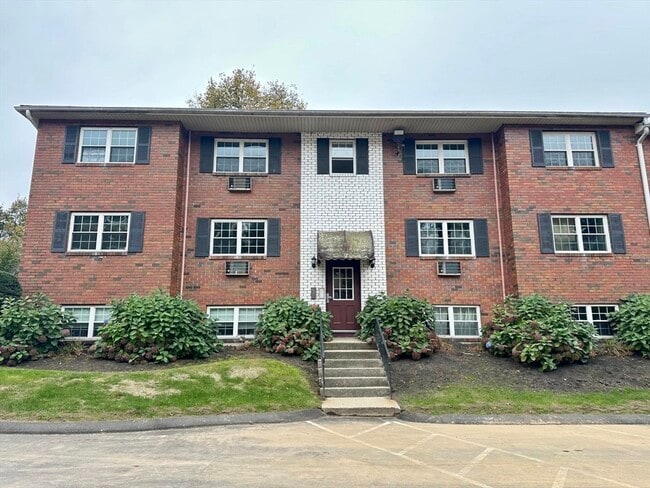 Building Photo - 7 Maple Crest Cir Unit E