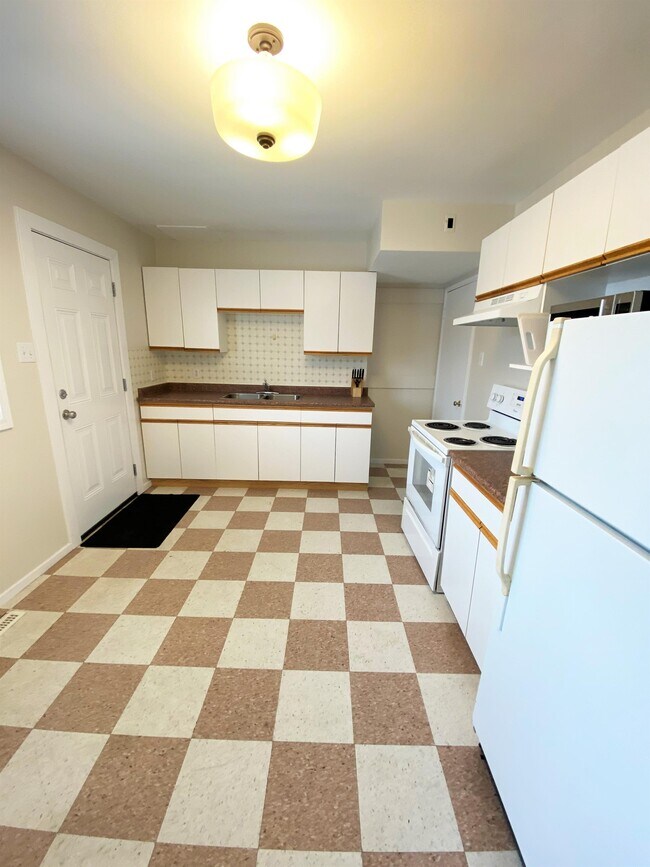 30 Little Wedeene St