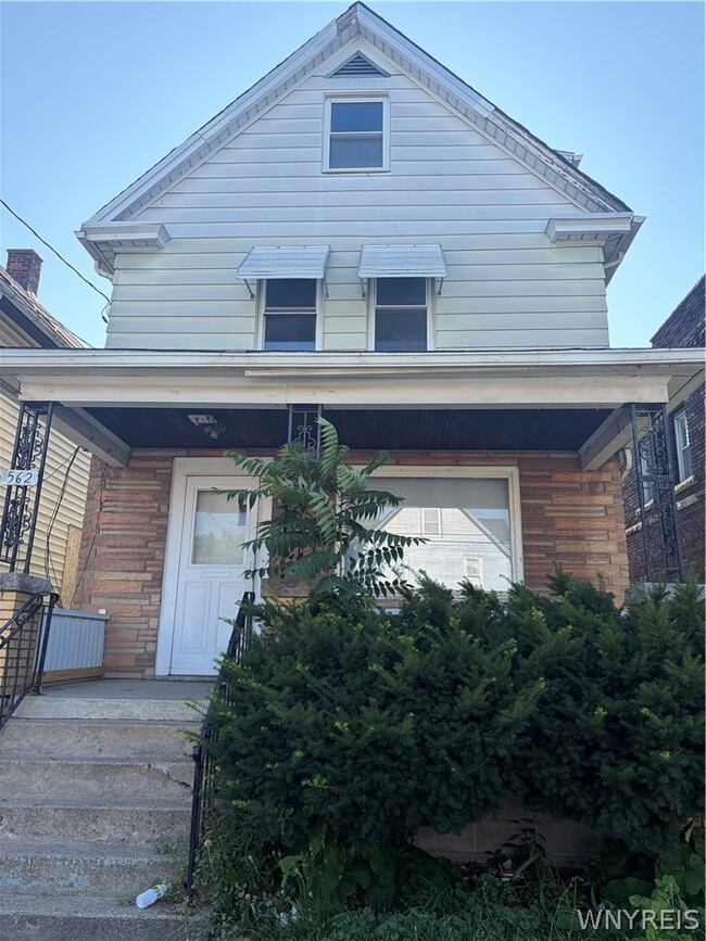 Building Photo - 562 19th St