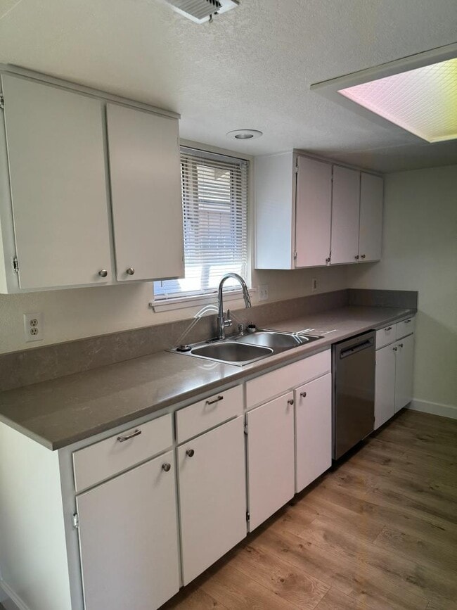 Photo - 300 Shafer Ln