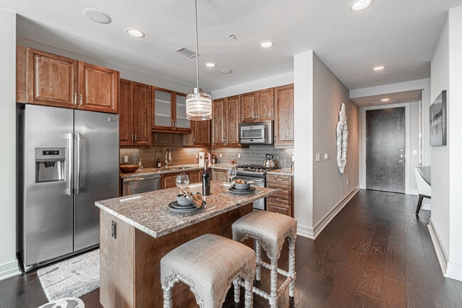 High-Rise Apartments 1-3 Beds! - High-Rise Apartments 1-3 Beds! Unidad 29WN1