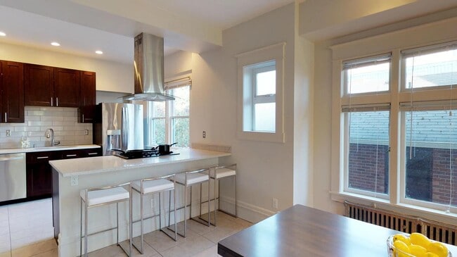 Photo - 806 N 48th St