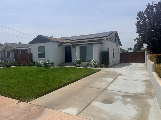 3688 Taft St