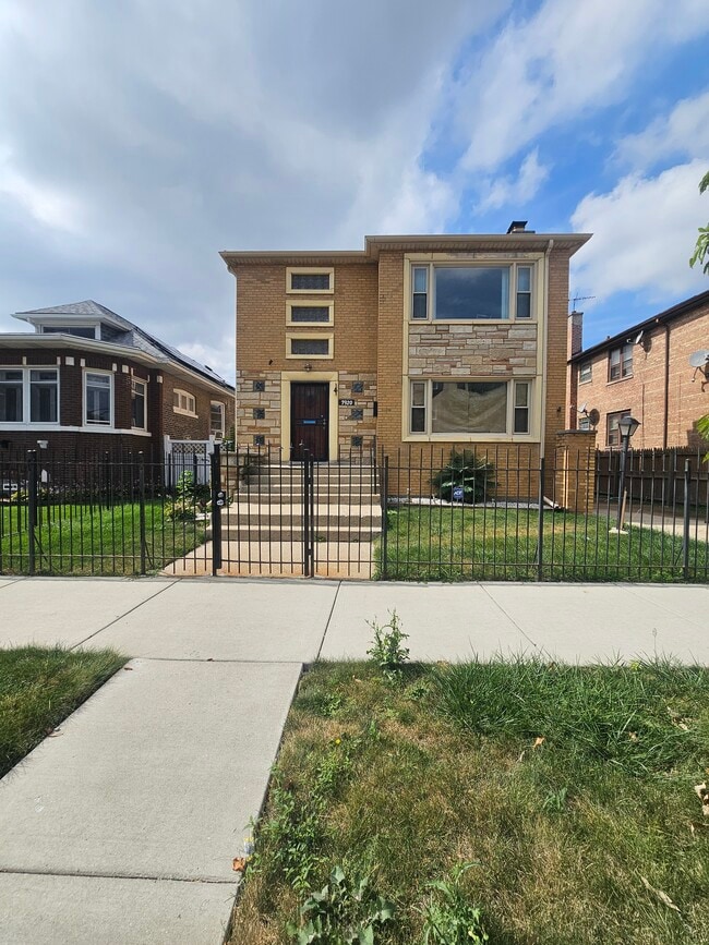 Photo - 7920 S Winchester Ave Unidad 1