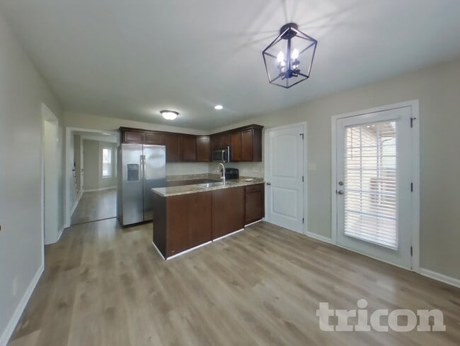 Photo - 1033 Dwight Eisenhower Way