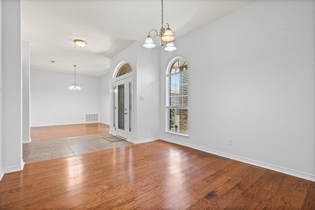 Photo - Spacious 4-bedroom Retreat