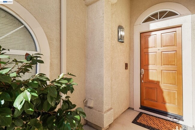 Photo - 493 S Clovercrest Ln