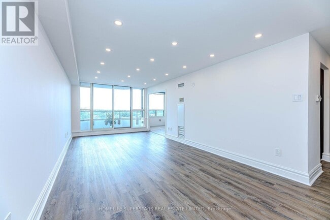 Photo - 7 Townsgate Dr Unité 1005