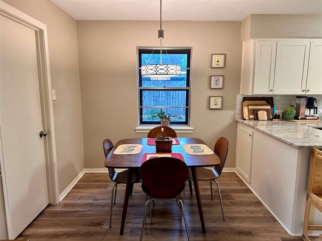 Photo - 28903 Twisted Oak Dr