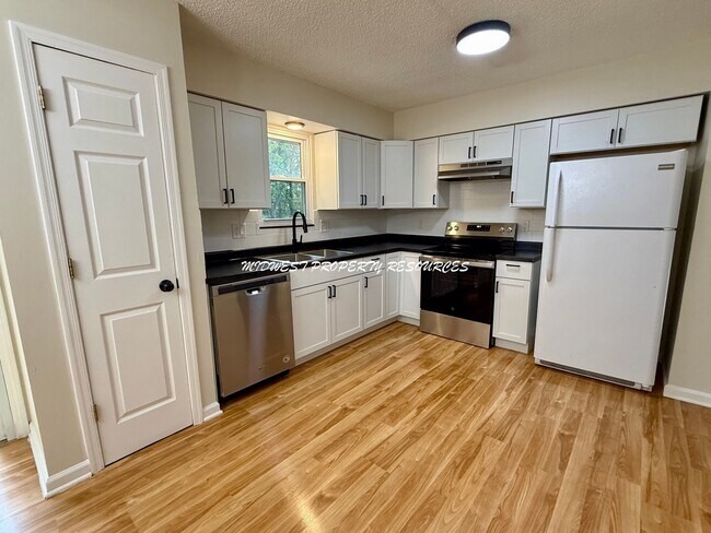 1104 NE 10 St