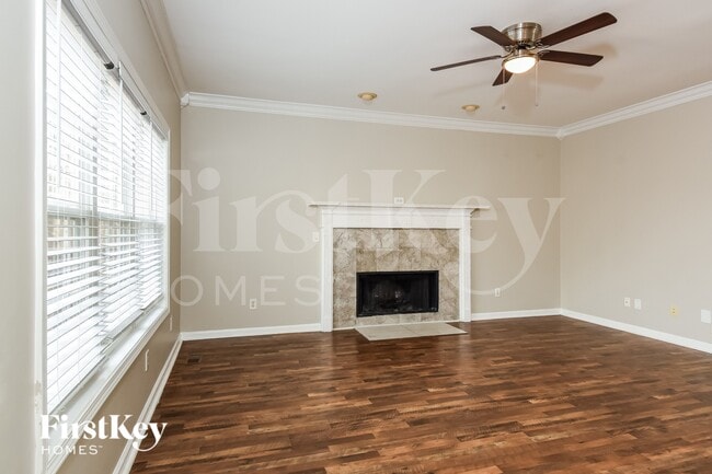 Photo - 47 Camelot Ct