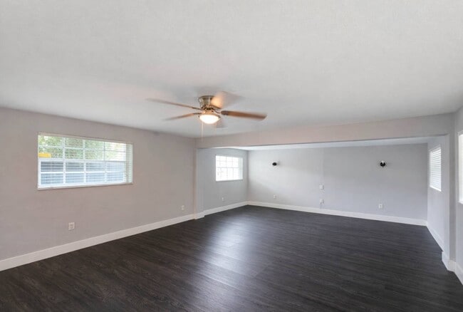 Building Photo - 3216 SW 23rd Terrace