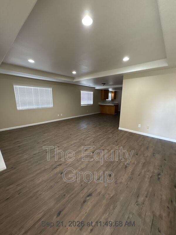 2322 N Vickie Ct