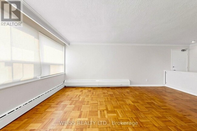Photo - 17 Fraserwood Ave Unit 4