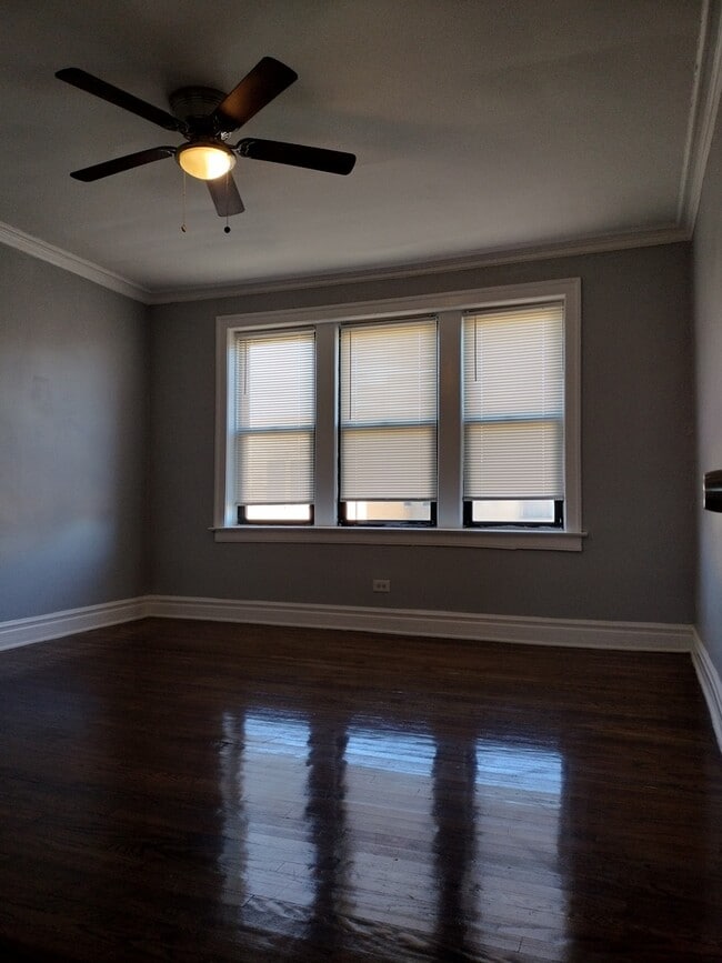 Photo - 8000 S Hermitage Ave