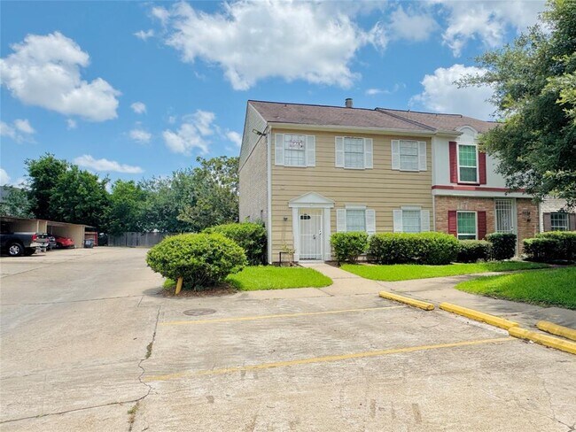 Building Photo - 11127 Village Bend Ln Unit 1127 Rental