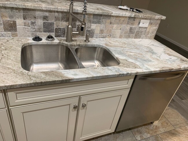 Photo - Enjoy this beautifully updated 3 Bed/2.5 B...