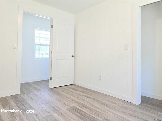 Photo - 1468 E 107th St Unidad 1/4