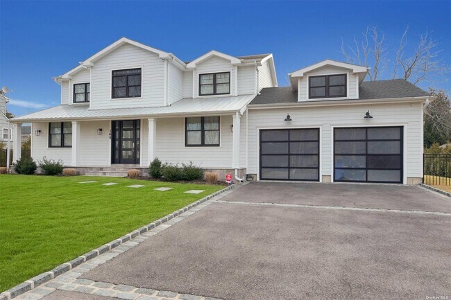 Photo - 165 Marine Pl