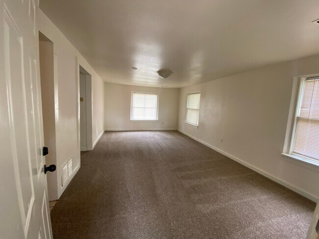 Photo - 2519 E Monument St