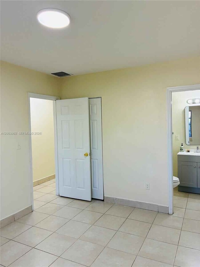 Photo - 275 NW 190th St