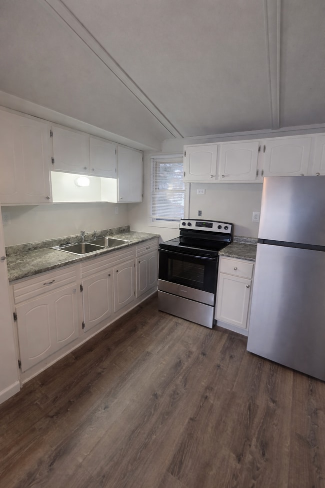 Building Photo - 6003 Burns St Unit 4