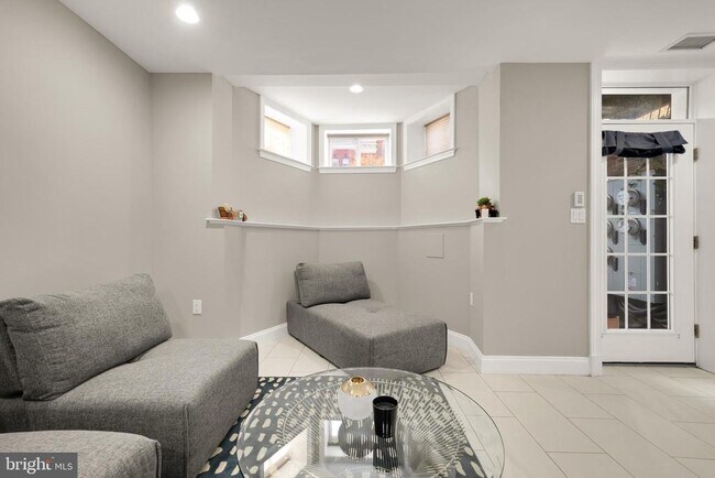 Photo - 1135 6th St NW Unit 1