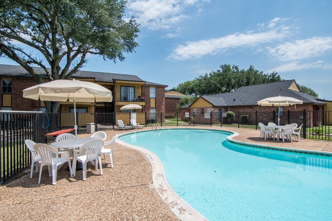 Photo - Willow Ridge Apartments