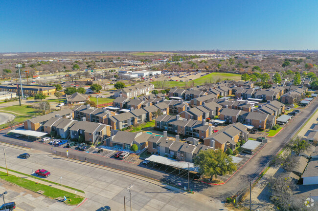 Aerial - Fox Hollow Lewisville Rental