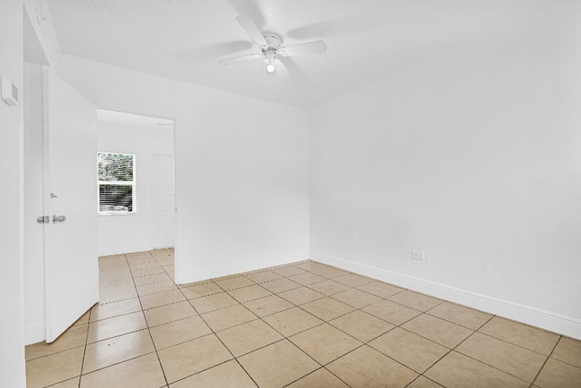 Photo - 1960 SW 41st Ave Unidad 4