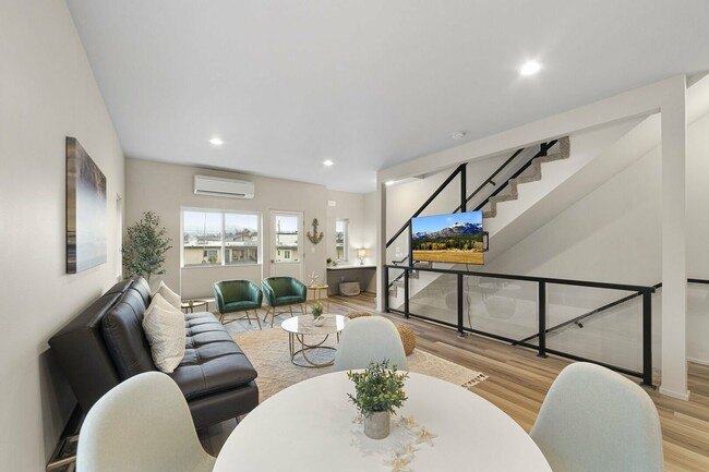 Building Photo - 912 21st St Unit 912