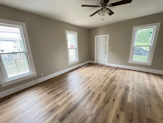 Photo - 1 bedroom 1 bath home in Rock Island