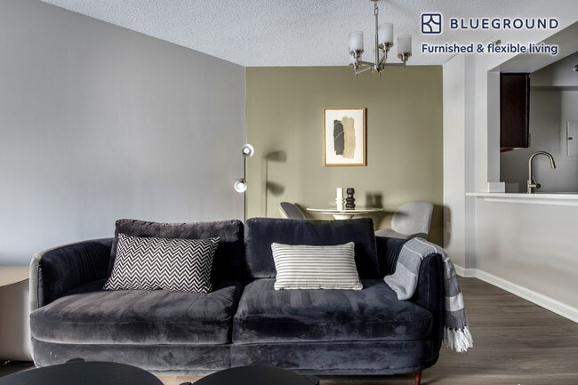 Photo - 2140 L St NW Unidad FL3-ID797