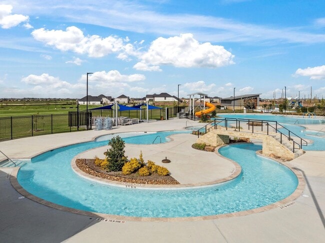 Building Photo - 27327 Blue Pool Dr
